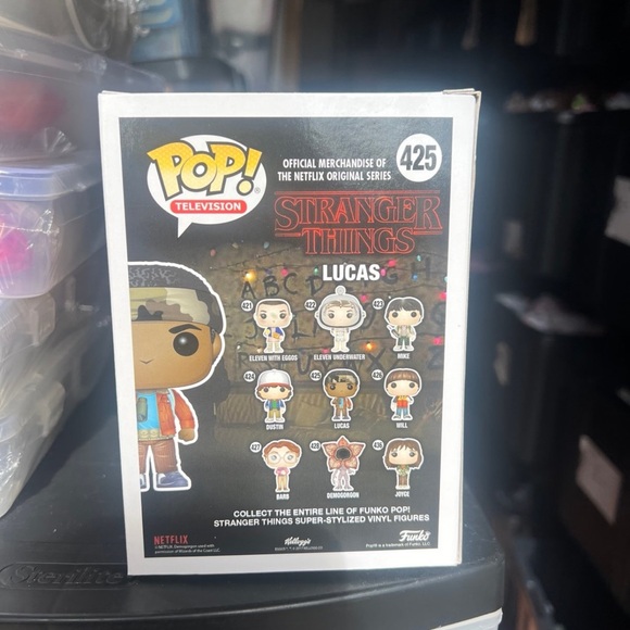 Funko Pop Stranger Things - Lucas Sinclair (w/ Binoculars) #425 New - Picture 2 of 4
